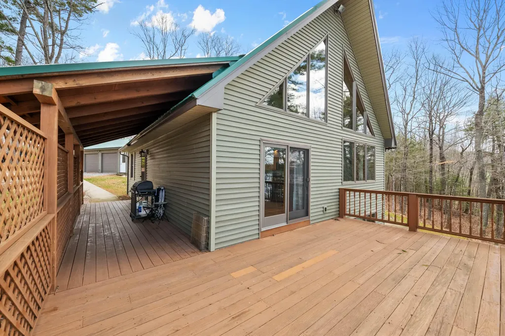 14 Lake Shore Drive Wales ME 04280