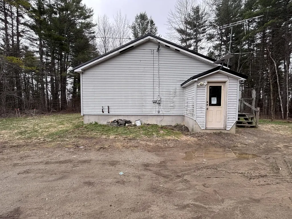642 Stream Road Winterport ME 04496