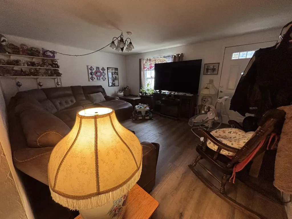 642 Stream Road Winterport ME 04496