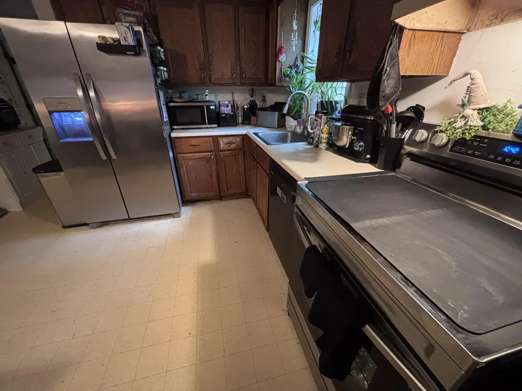 642 Stream Road Winterport ME 04496