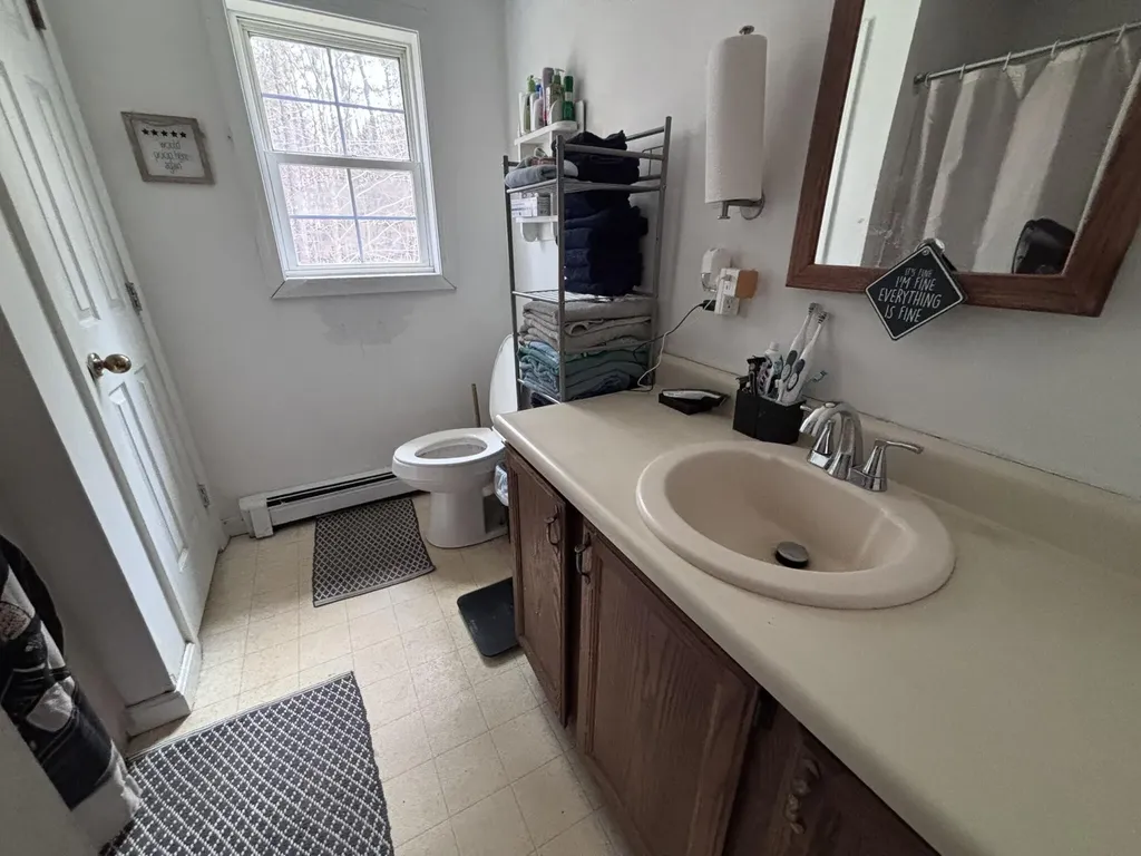 642 Stream Road Winterport ME 04496