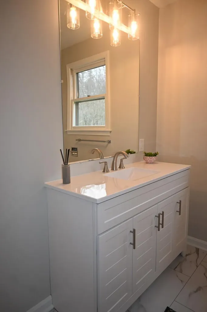 8 Lucas Lane Bowdoinham ME 04008