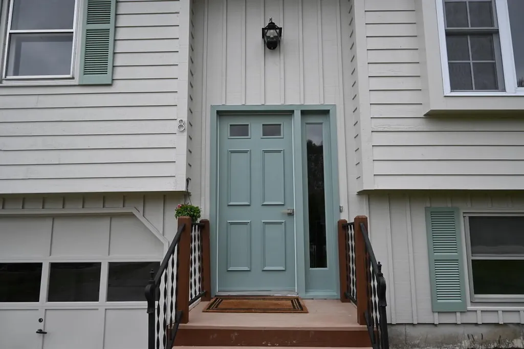 8 Lucas Lane Bowdoinham ME 04008