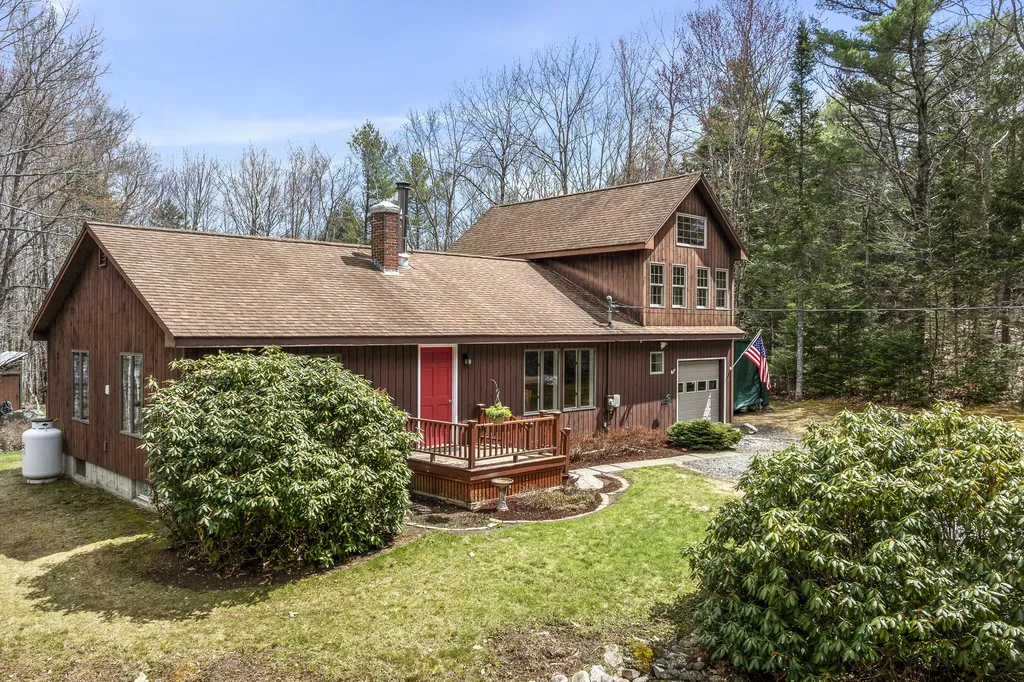29 Juniper Lane Nobleboro ME 04555