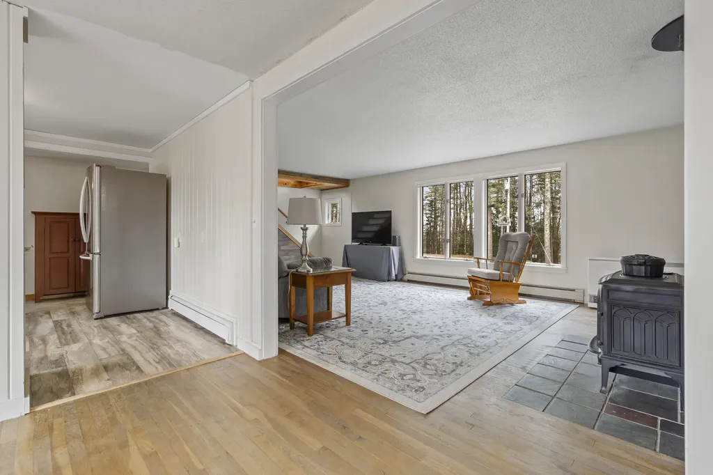 29 Juniper Lane Nobleboro ME 04555