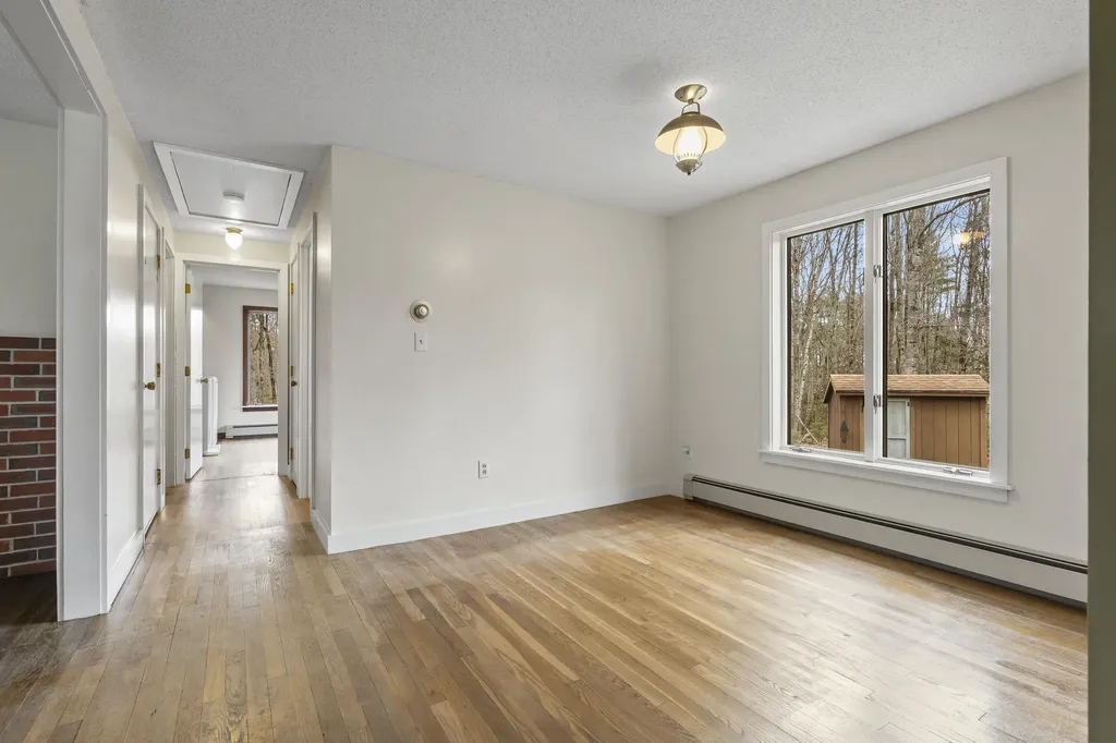 29 Juniper Lane Nobleboro ME 04555