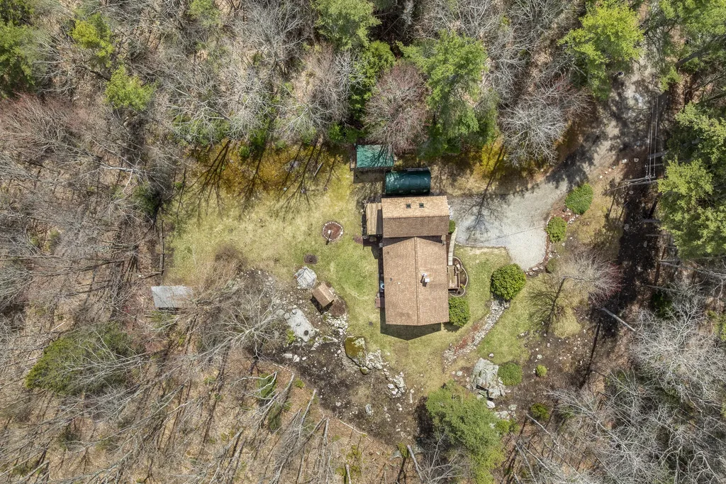 29 Juniper Lane Nobleboro ME 04555