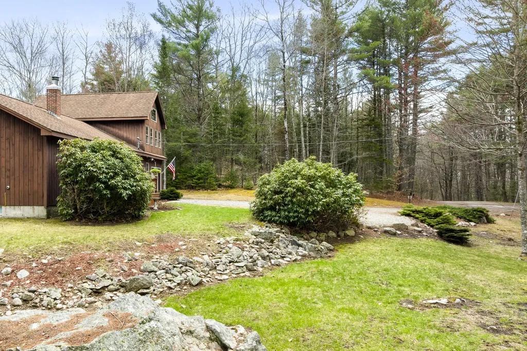 29 Juniper Lane Nobleboro ME 04555