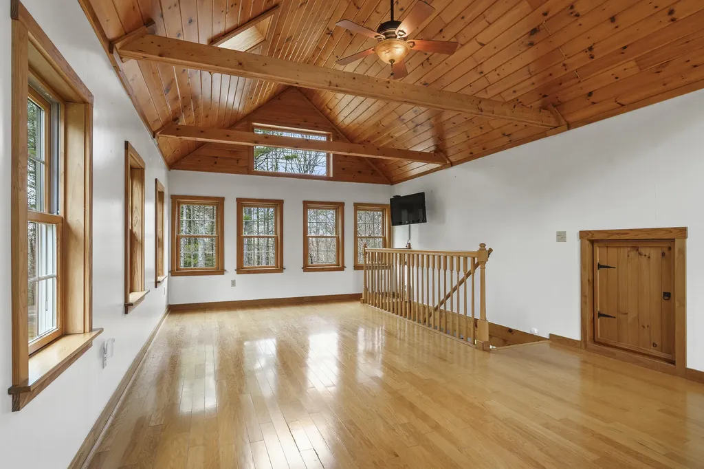 29 Juniper Lane Nobleboro ME 04555