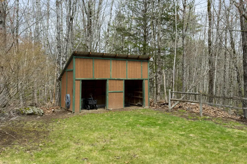 29 Juniper Lane Nobleboro ME 04555