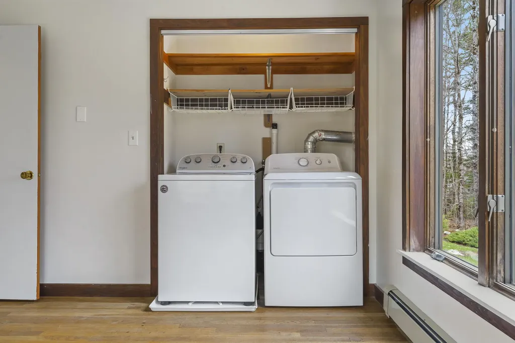29 Juniper Lane Nobleboro ME 04555