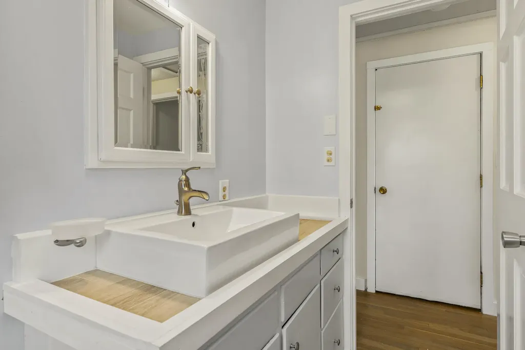 29 Juniper Lane Nobleboro ME 04555