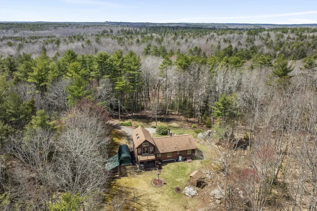 29 Juniper Lane Nobleboro ME 04555