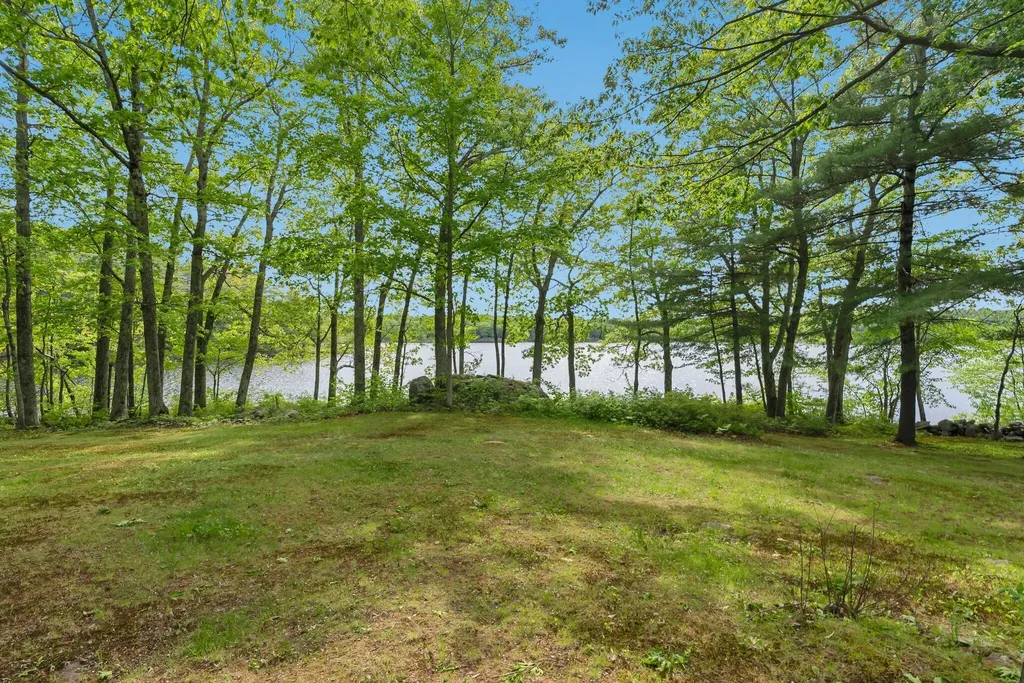 556 Main Street Wayne ME 04284