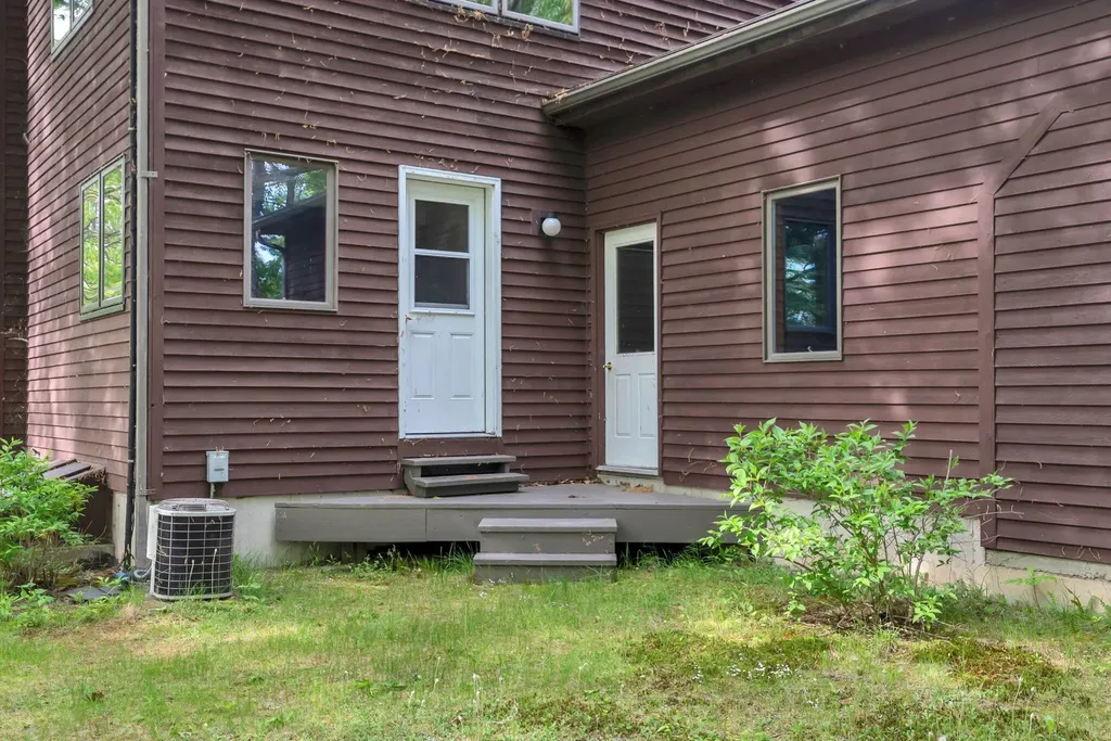 556 Main Street Wayne ME 04284