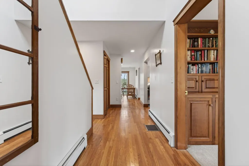 556 Main Street Wayne ME 04284