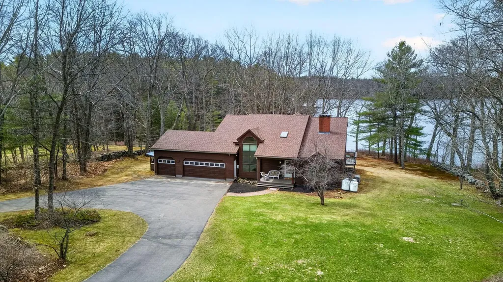 556 Main Street Wayne ME 04284
