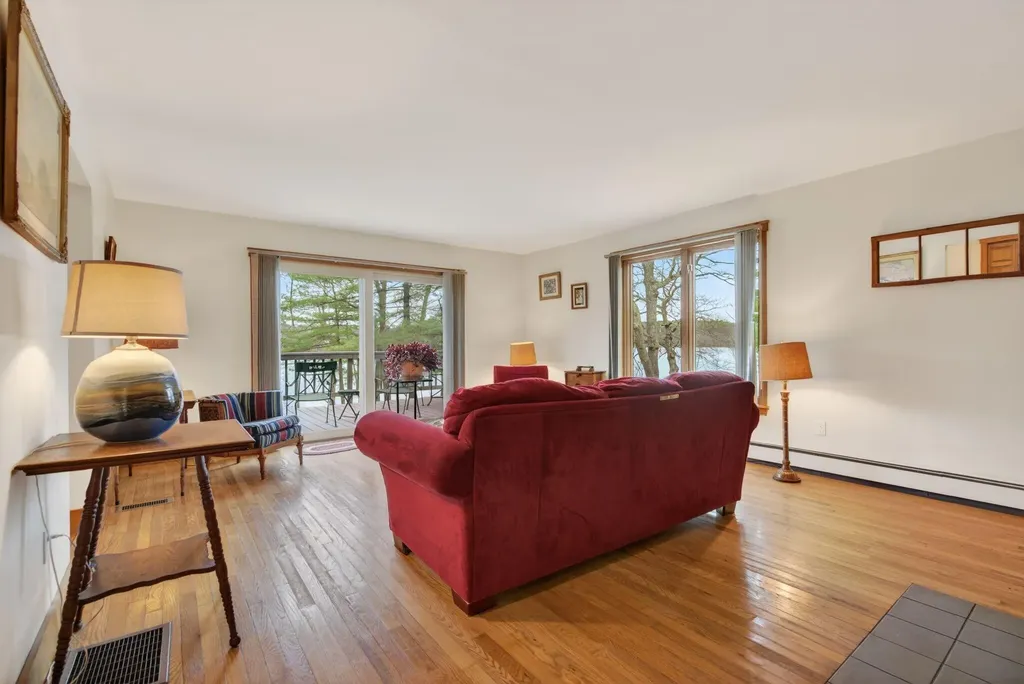 556 Main Street Wayne ME 04284