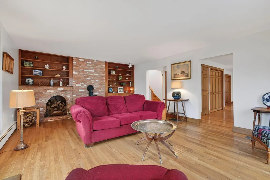 556 Main Street Wayne ME 04284