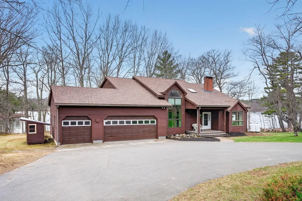 556 Main Street Wayne ME 04284
