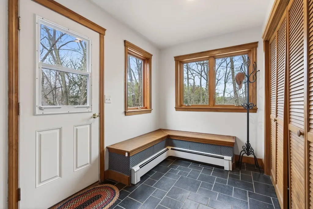 556 Main Street Wayne ME 04284
