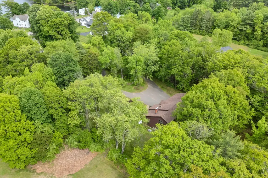 556 Main Street Wayne ME 04284