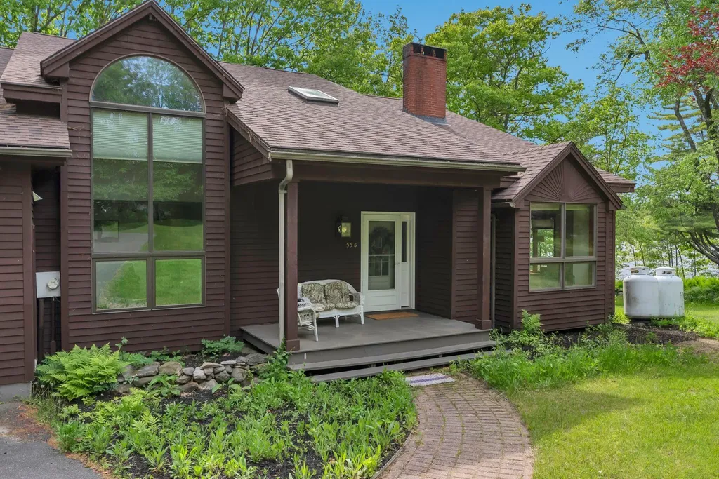 556 Main Street Wayne ME 04284