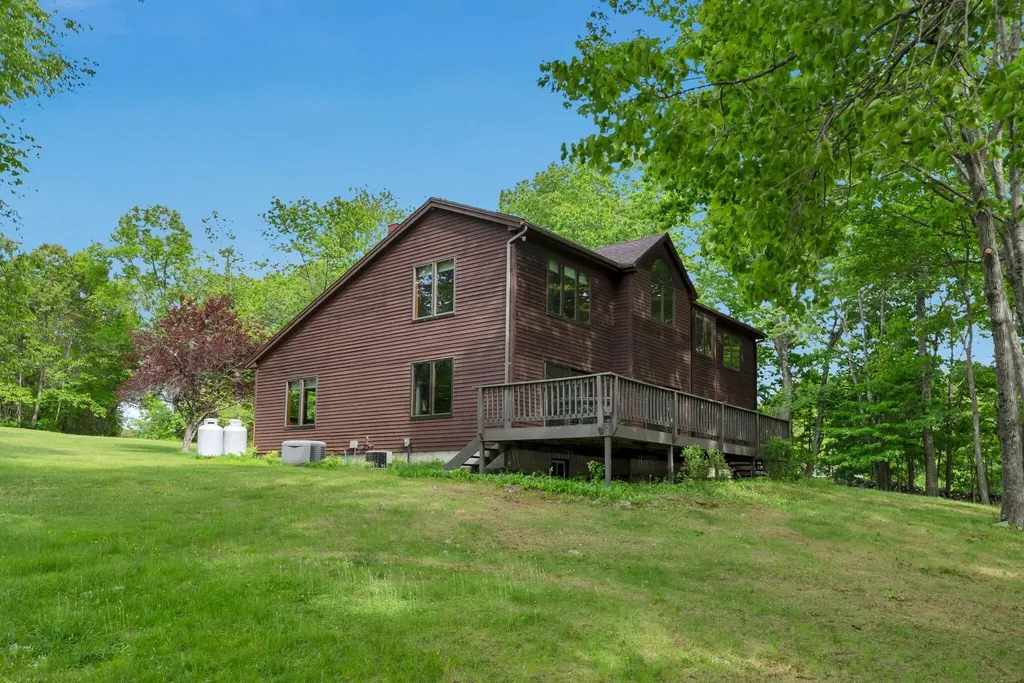 556 Main Street Wayne ME 04284