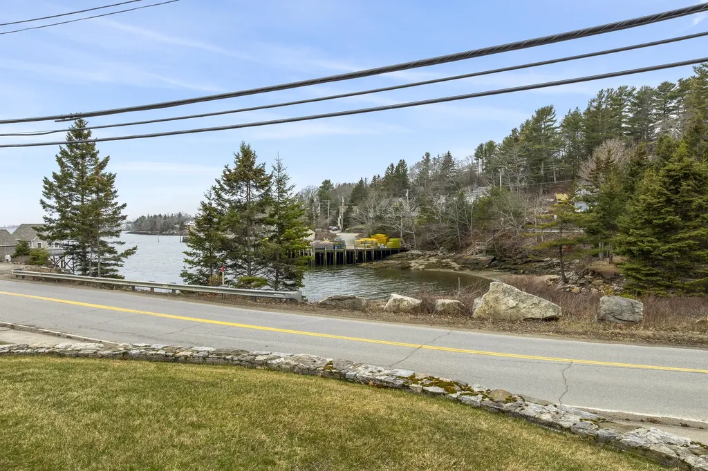 15 Village Court Boothbay Harbor ME 04538