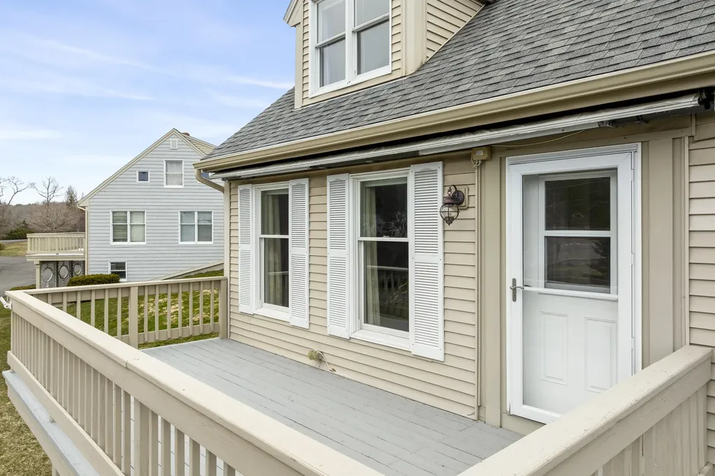 15 Village Court Boothbay Harbor ME 04538