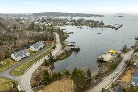 15 Village Court Boothbay Harbor ME 04538