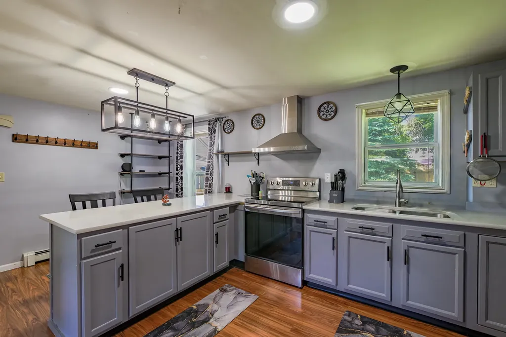 15 Nevelson Street Rockland ME 04841