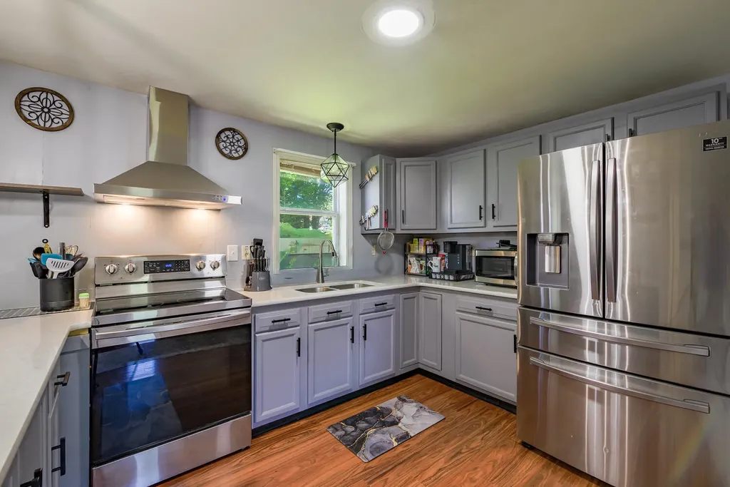 15 Nevelson Street Rockland ME 04841