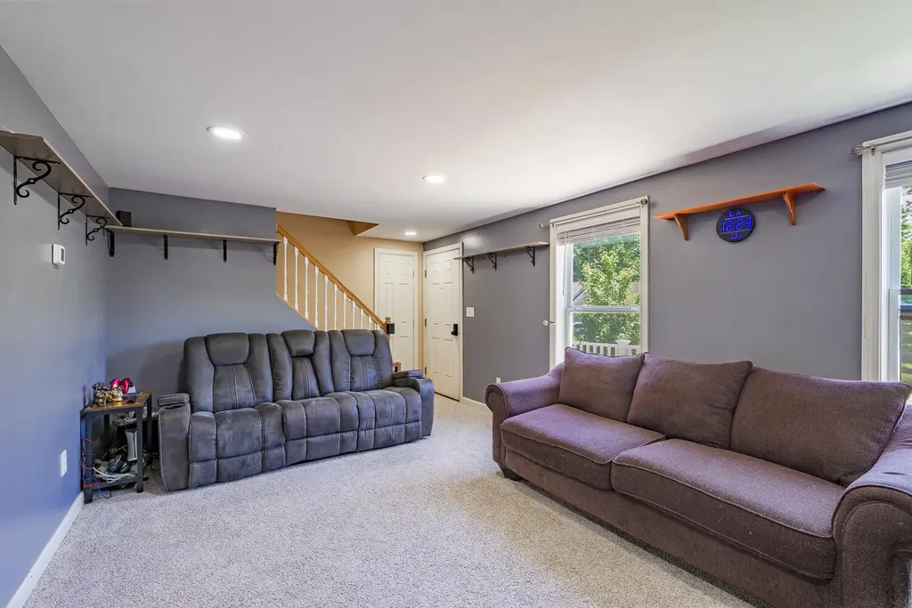 15 Nevelson Street Rockland ME 04841