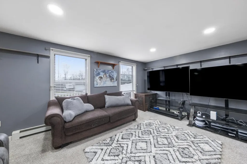 15 Nevelson Street Rockland ME 04841