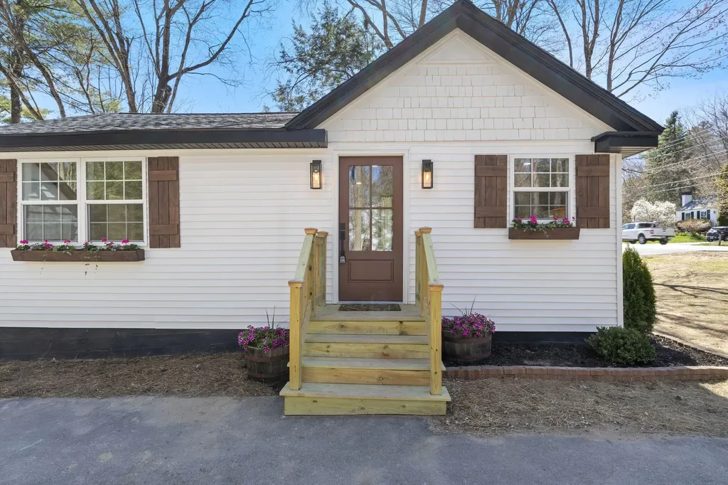 555 Brook Street Westbrook ME 04092
