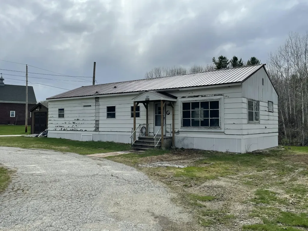 1120 Lewiston Road New Gloucester ME 04260
