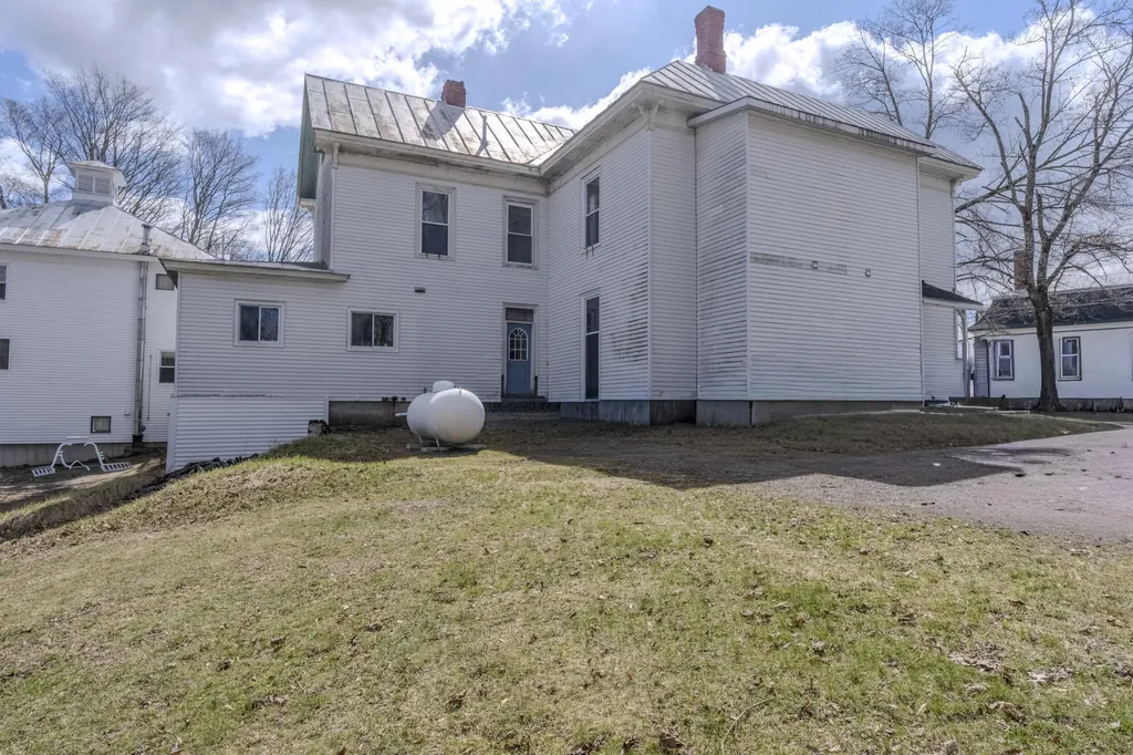 15 Upper Main Street Norridgewock ME 04957