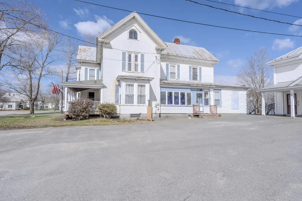 15 Upper Main Street Norridgewock ME 04957