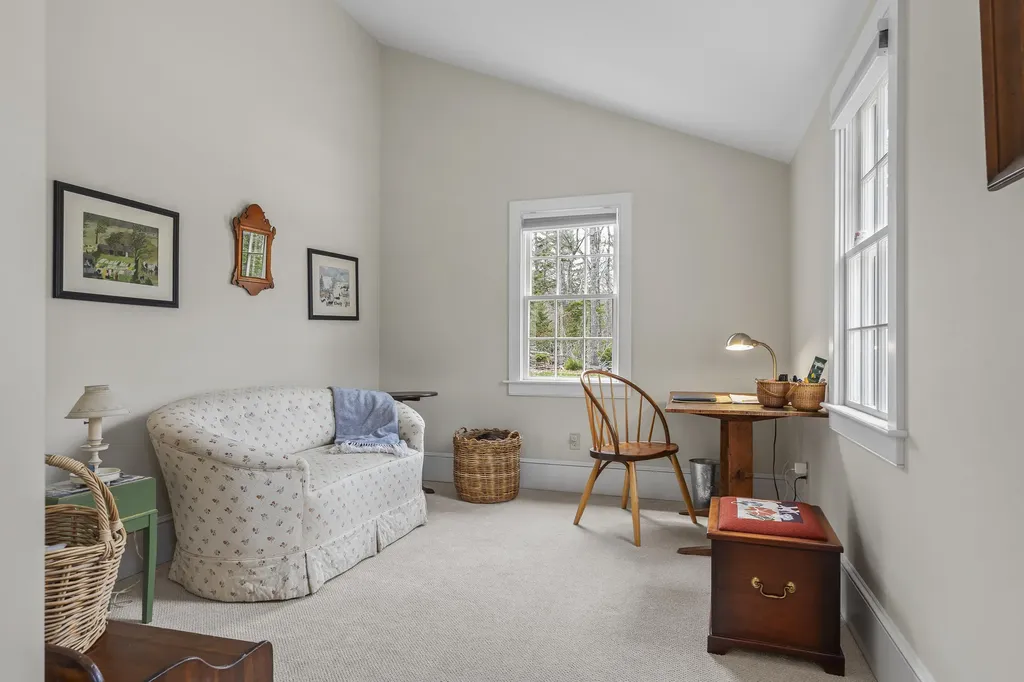 49 Tukey Lane Bristol ME 04541