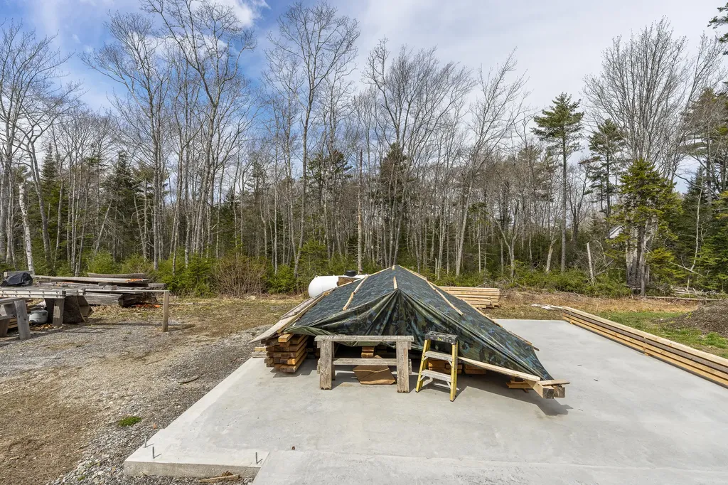 49 Tukey Lane Bristol ME 04541