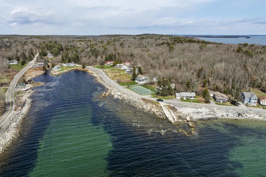 49 Tukey Lane Bristol ME 04541