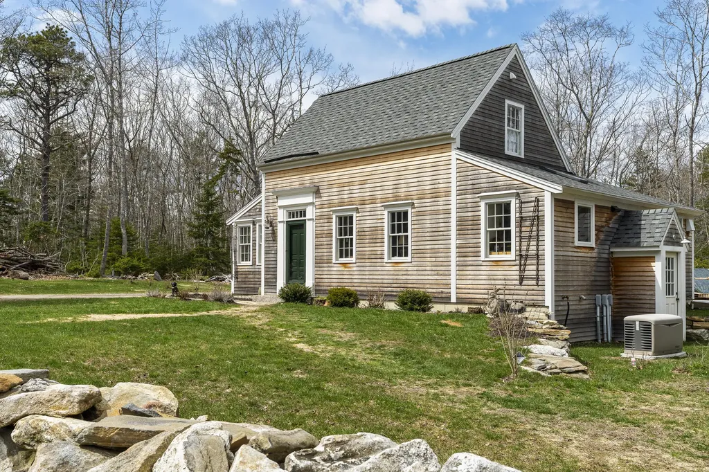 49 Tukey Lane Bristol ME 04541