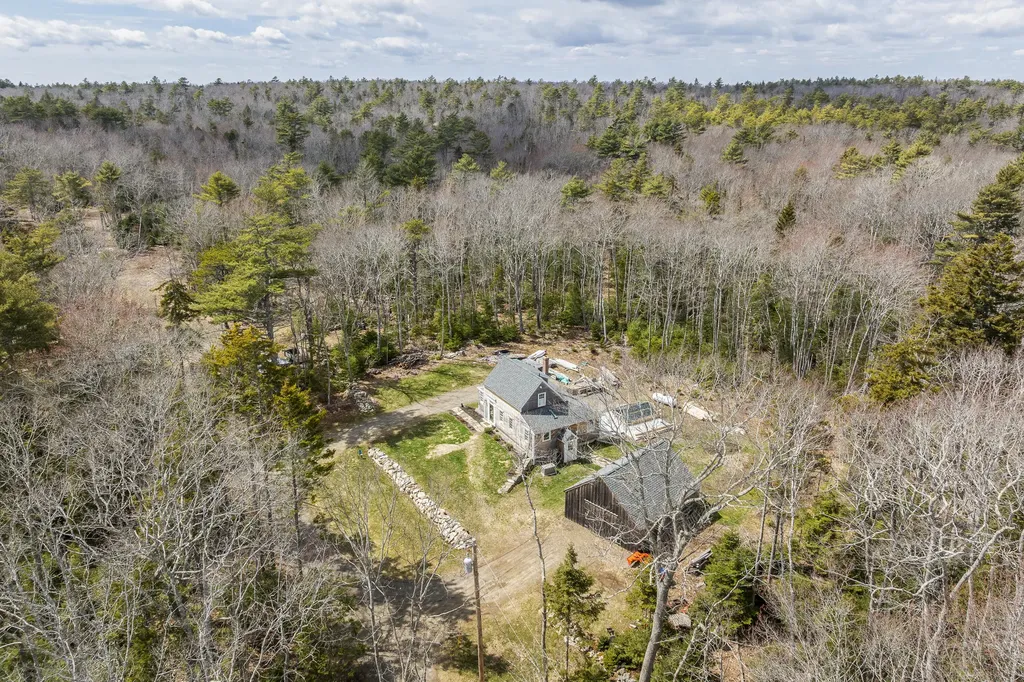 49 Tukey Lane Bristol ME 04541