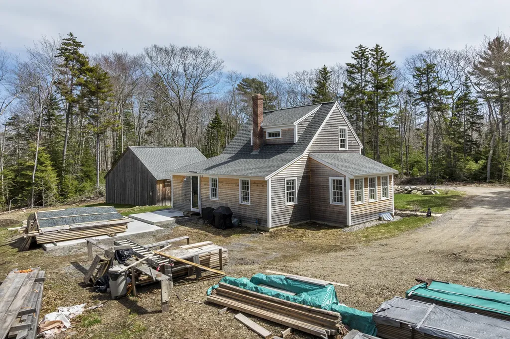 49 Tukey Lane Bristol ME 04541
