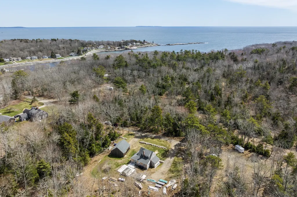 49 Tukey Lane Bristol ME 04541