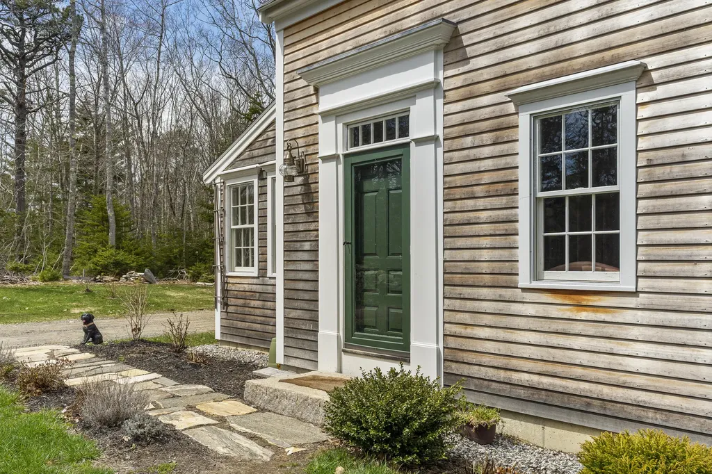 49 Tukey Lane Bristol ME 04541