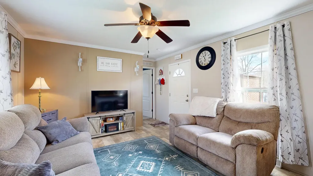 5 Parkview Lane Lewiston ME 04240