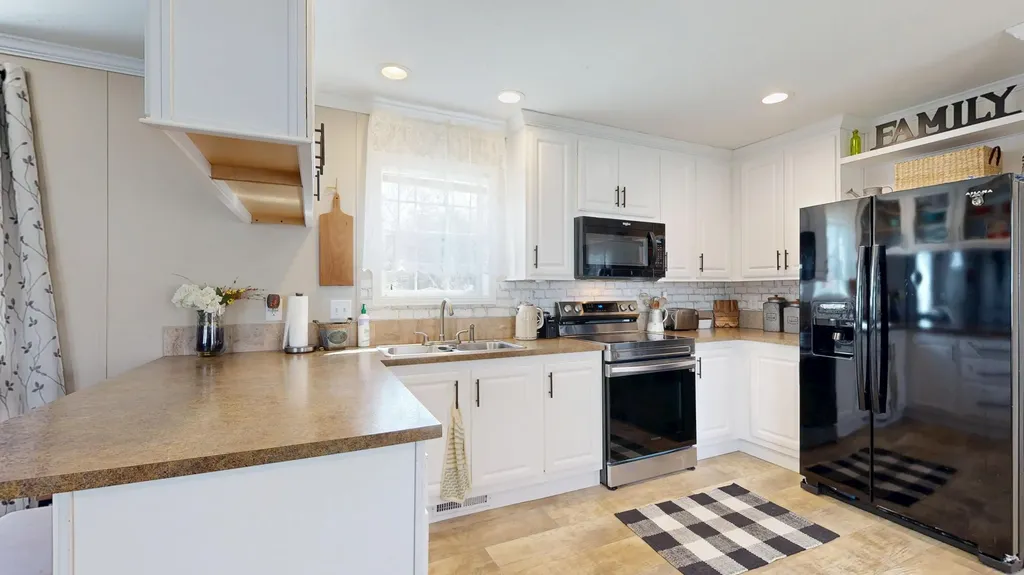 5 Parkview Lane Lewiston ME 04240