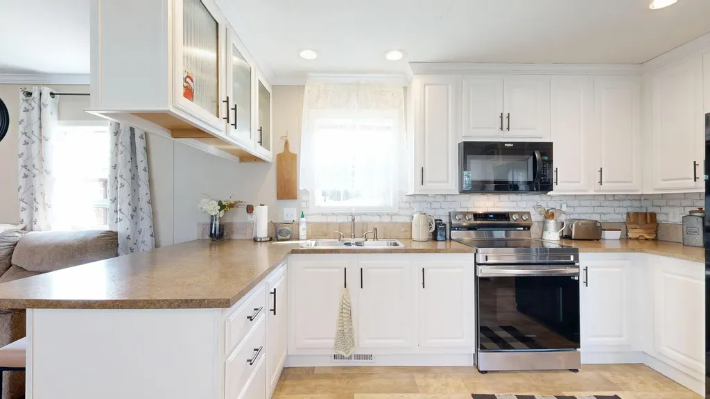 5 Parkview Lane Lewiston ME 04240